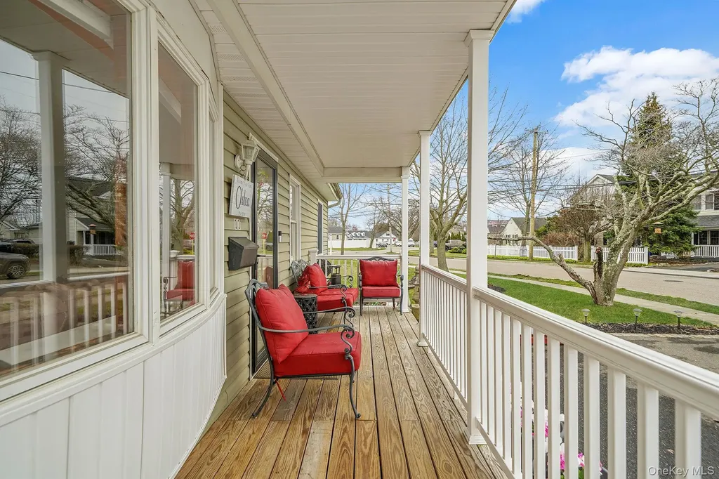 11 Nehring Avenue Babylon NY 11702