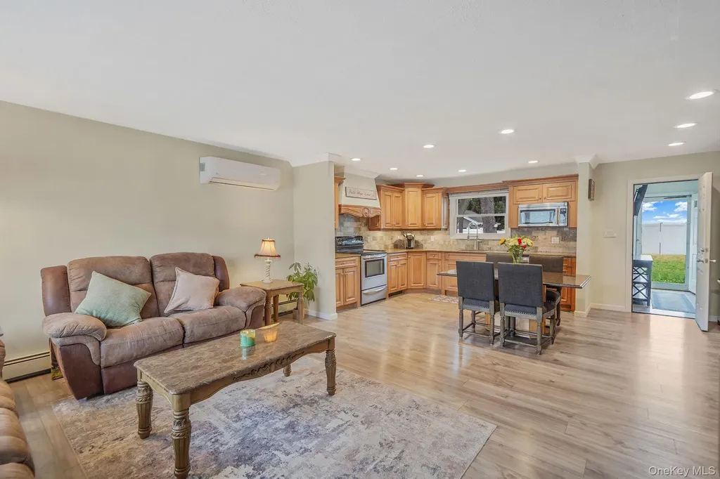 11 Nehring Avenue Babylon NY 11702