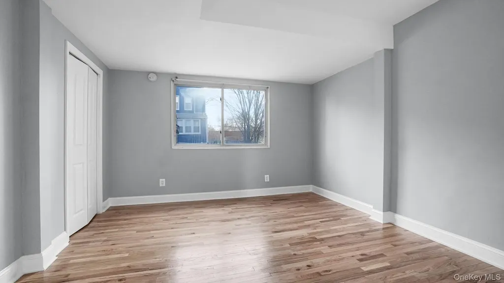 320 E 235th Street Bronx NY 10470