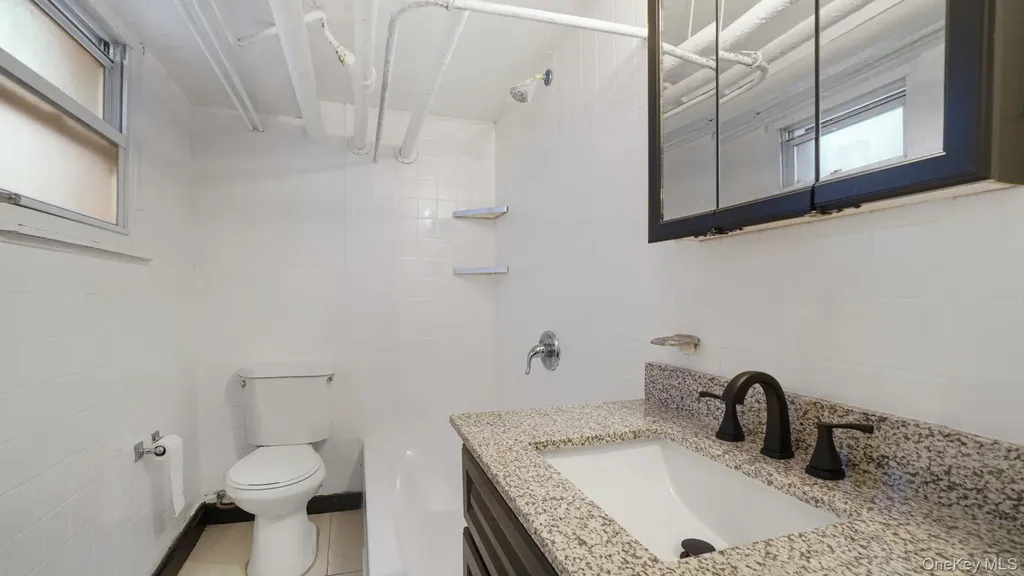 320 E 235th Street Bronx NY 10470