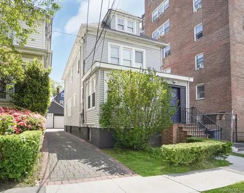 320 E 235th Street Bronx NY 10470