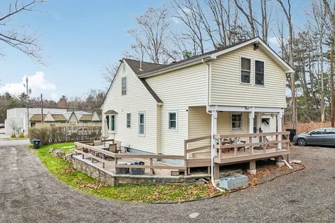 525 Bloomingburg Road Middletown NY 10940