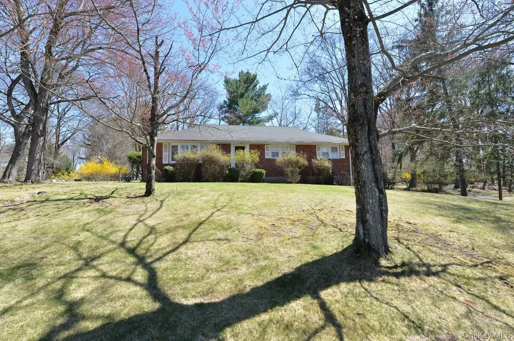 2 Augur Road Airmont NY 10901