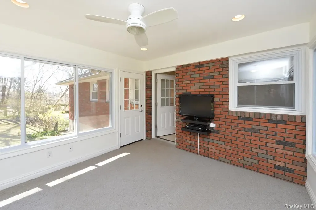 2 Augur Road Airmont NY 10901