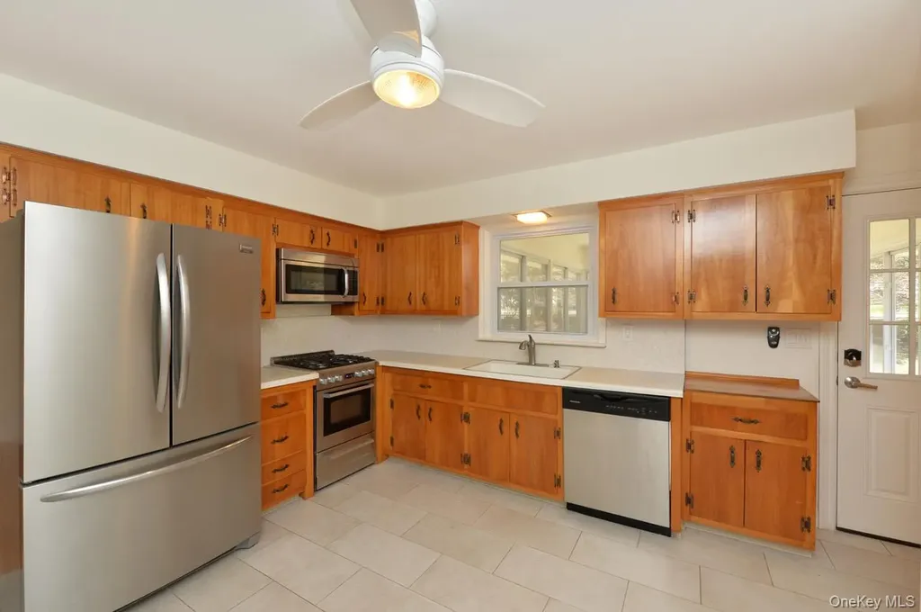 2 Augur Road Airmont NY 10901