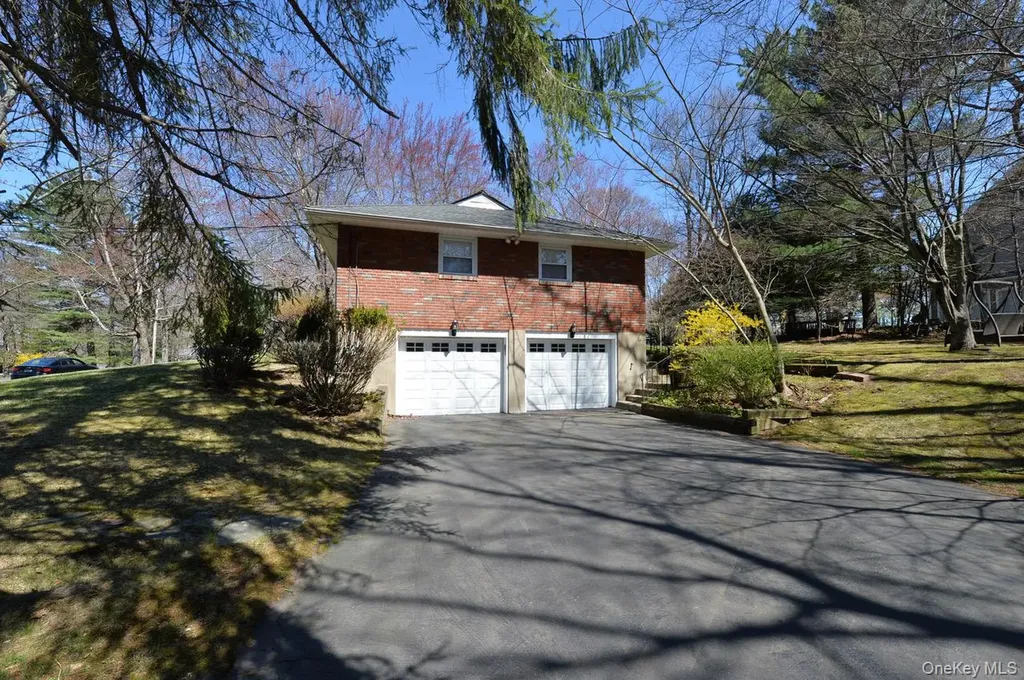 2 Augur Road Airmont NY 10901