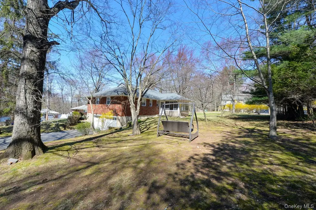 2 Augur Road Airmont NY 10901