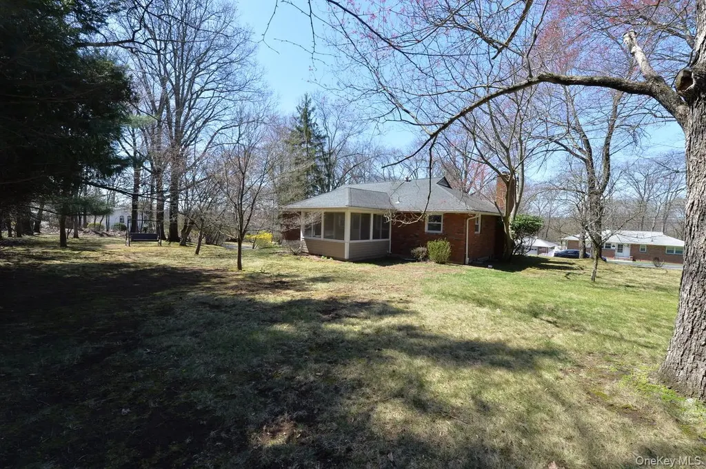 2 Augur Road Airmont NY 10901