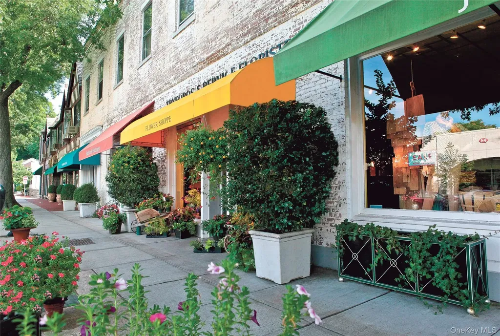 65 Durham Road Bronxville NY 10708