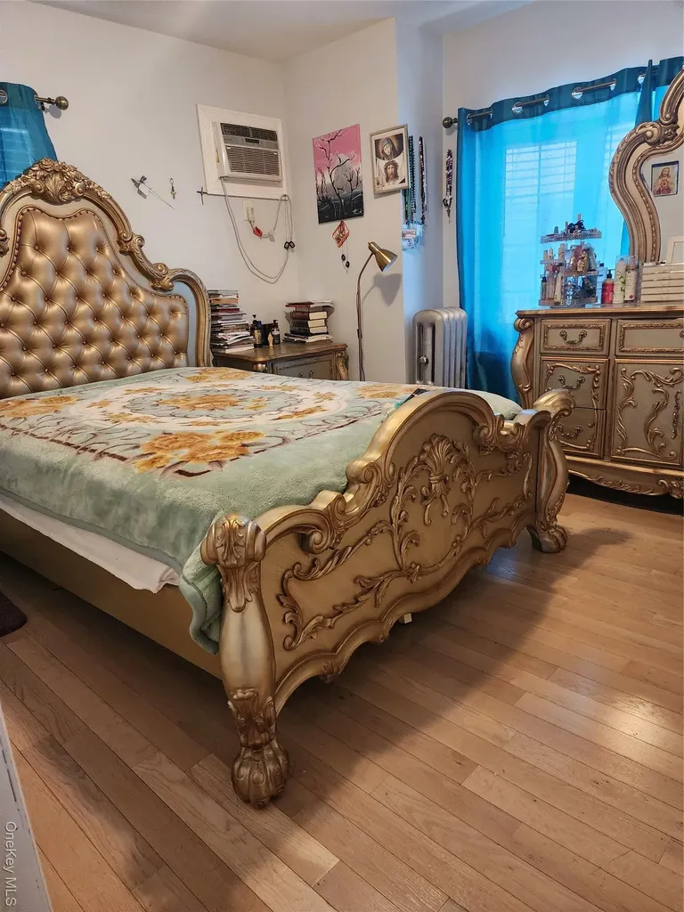 7711 64th Lane Glendale NY 11385