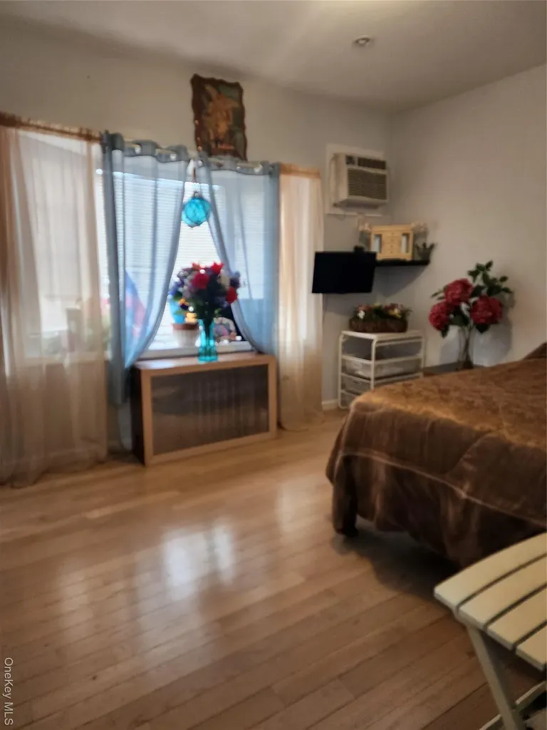 7711 64th Lane Glendale NY 11385