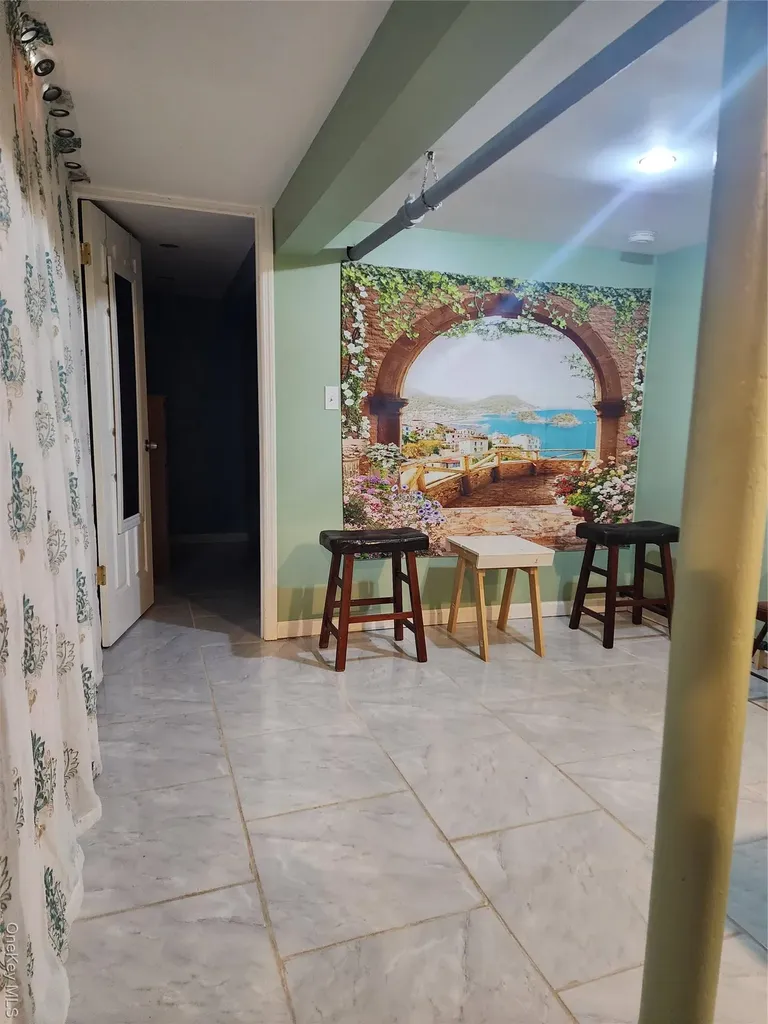 7711 64th Lane Glendale NY 11385