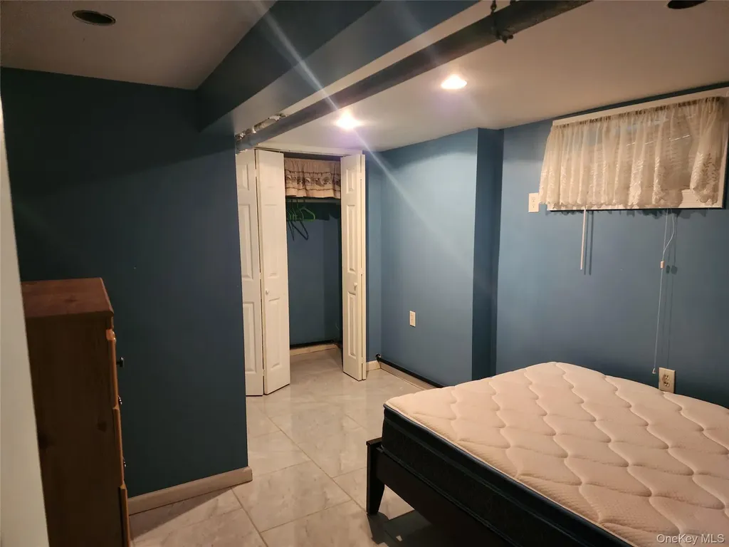 7711 64th Lane Glendale NY 11385