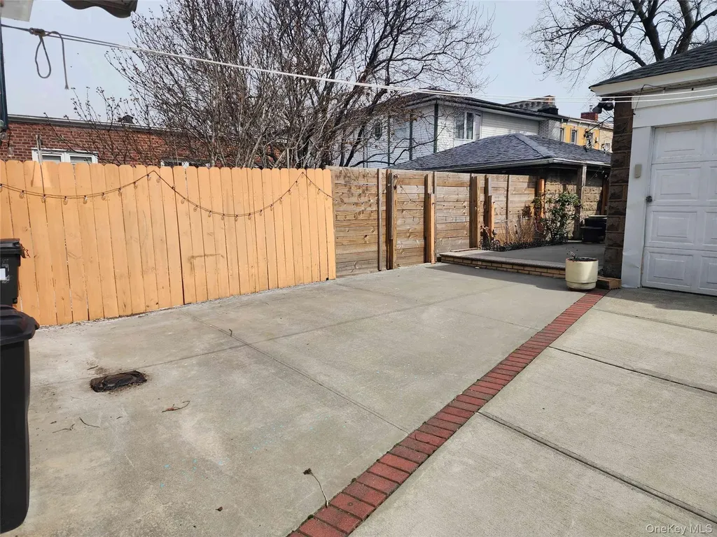 7711 64th Lane Glendale NY 11385