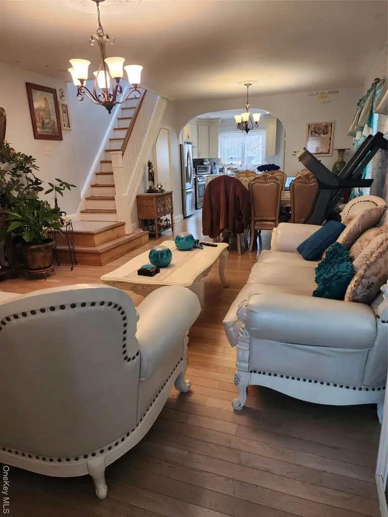 7711 64th Lane Glendale NY 11385