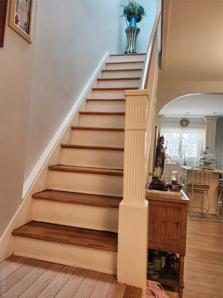 7711 64th Lane Glendale NY 11385