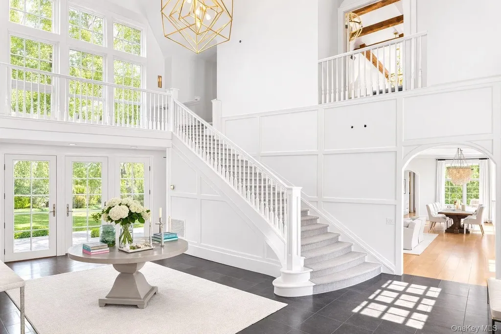 123 Abrahams Path East Hampton NY 11937