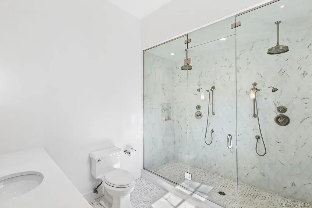 123 Abrahams Path East Hampton NY 11937