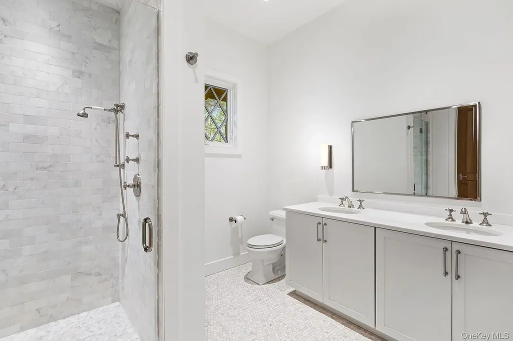 123 Abrahams Path East Hampton NY 11937