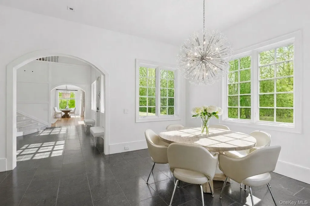 123 Abrahams Path East Hampton NY 11937
