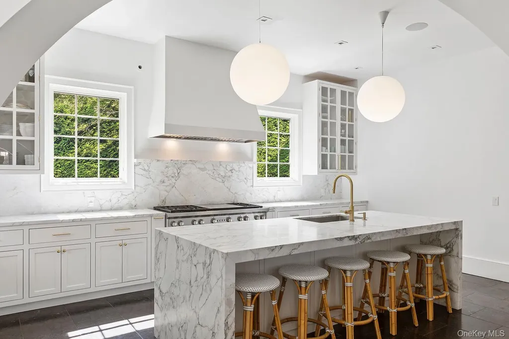 123 Abrahams Path East Hampton NY 11937