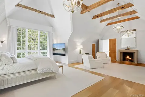 123 Abrahams Path East Hampton NY 11937