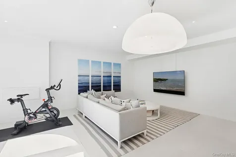 123 Abrahams Path East Hampton NY 11937