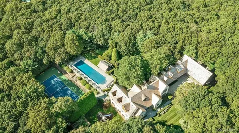 123 Abrahams Path East Hampton NY 11937