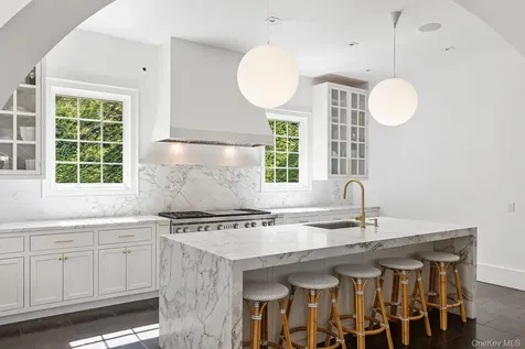 123 Abrahams Path East Hampton NY 11937