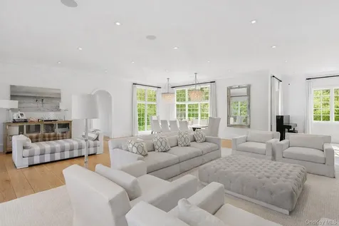 123 Abrahams Path East Hampton NY 11937