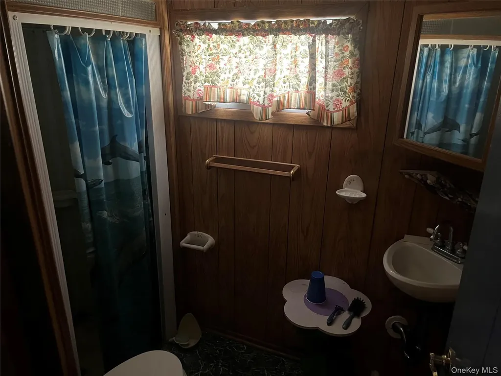 11 22nd Wading River NY 11972