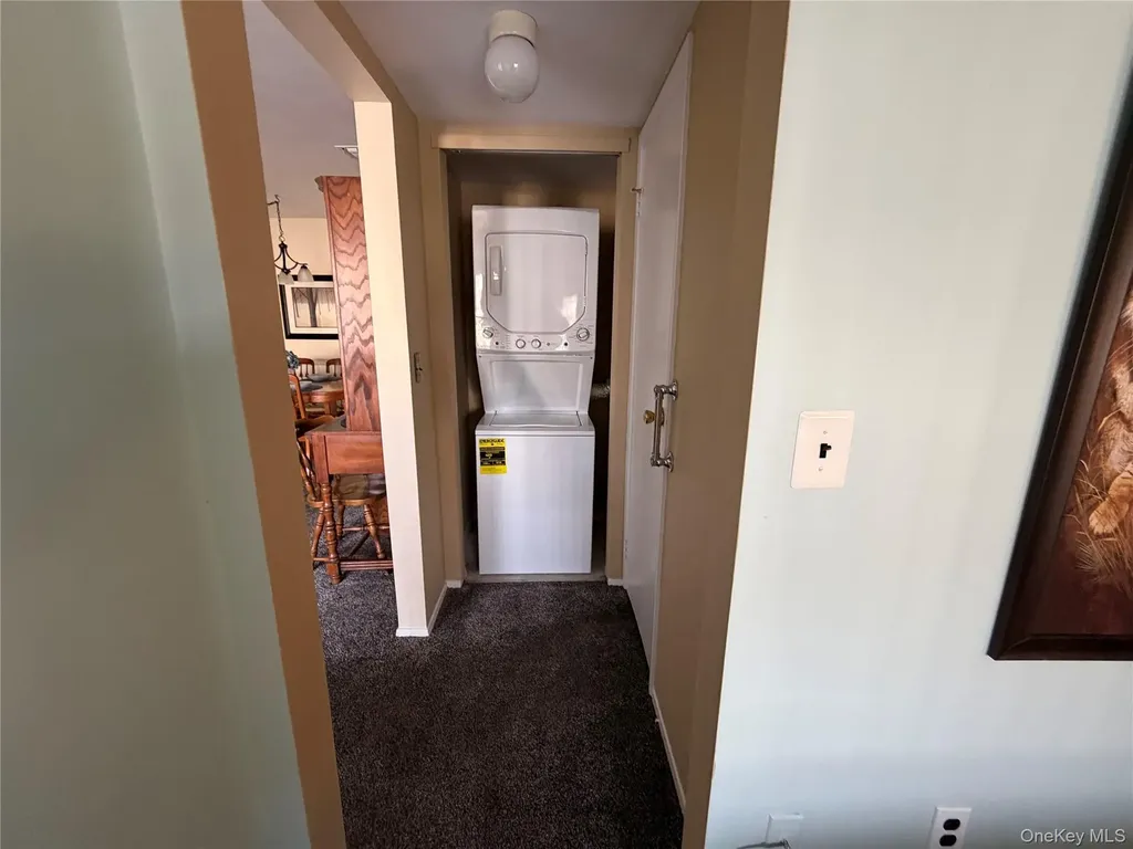 141 Cambridge Drive E Copiague NY 11726