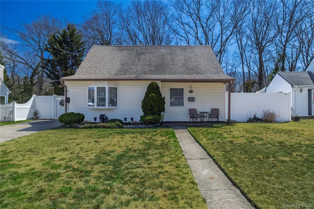 712 Nightingale Road West Hempstead NY 11552