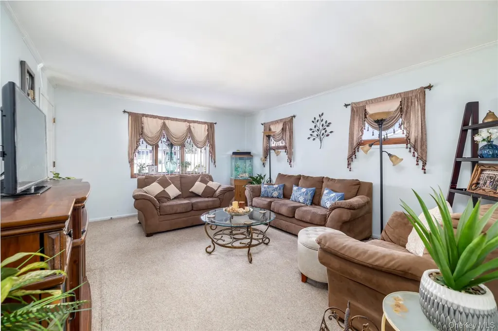 712 Nightingale Road West Hempstead NY 11552