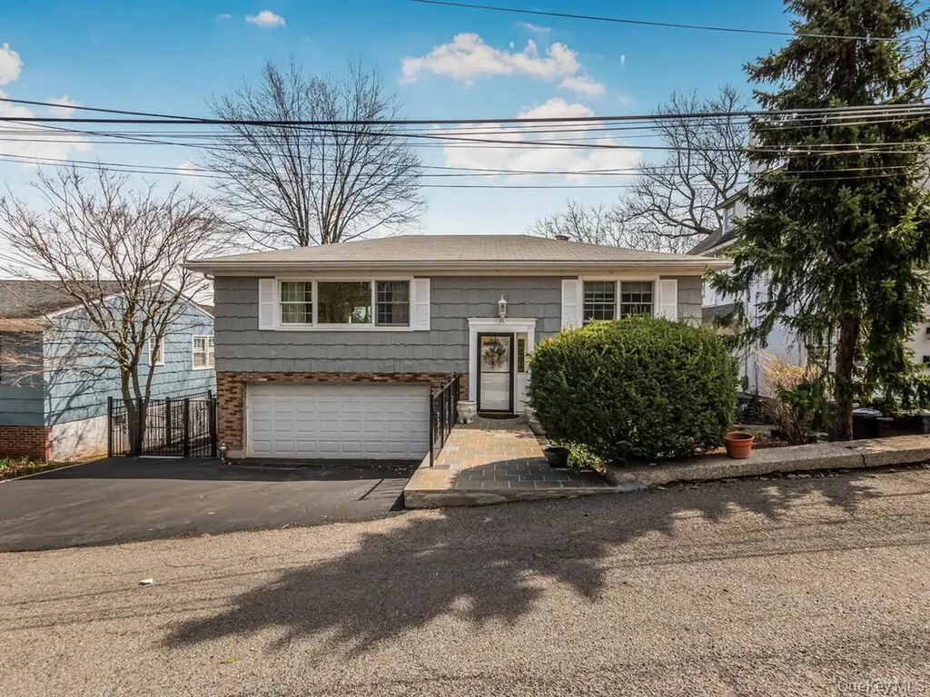 91 Edgecliff Terrace Yonkers NY 10705
