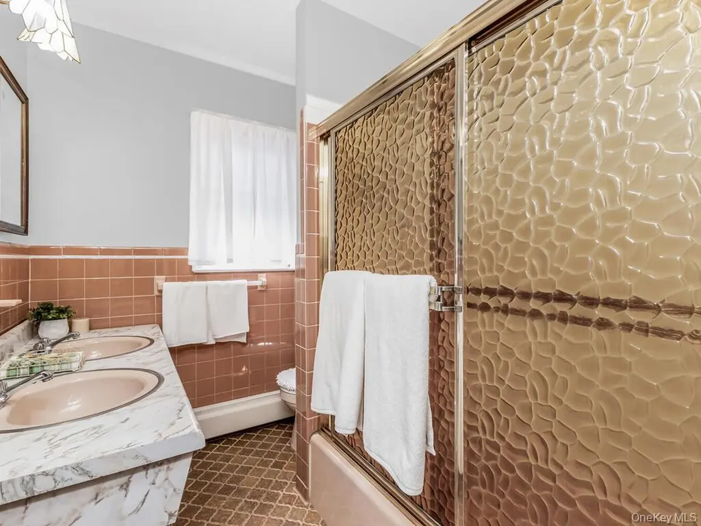 91 Edgecliff Terrace Yonkers NY 10705