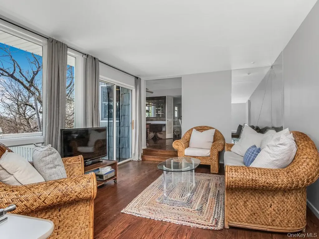 91 Edgecliff Terrace Yonkers NY 10705