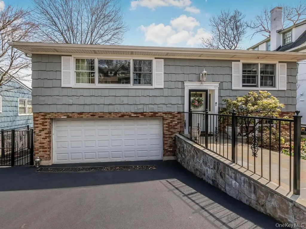 91 Edgecliff Terrace Yonkers NY 10705