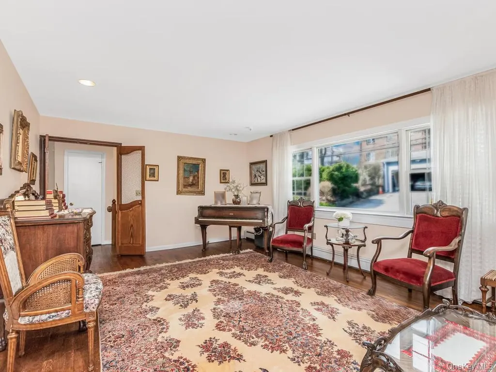 91 Edgecliff Terrace Yonkers NY 10705