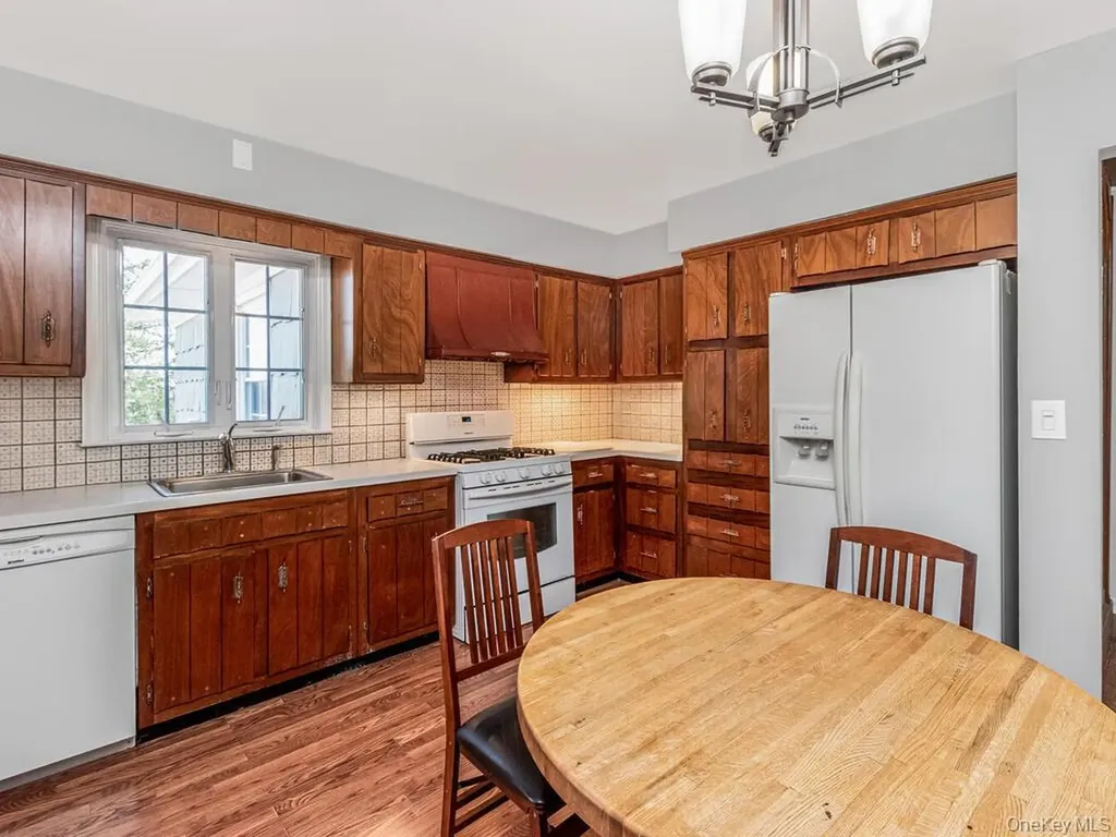 91 Edgecliff Terrace Yonkers NY 10705
