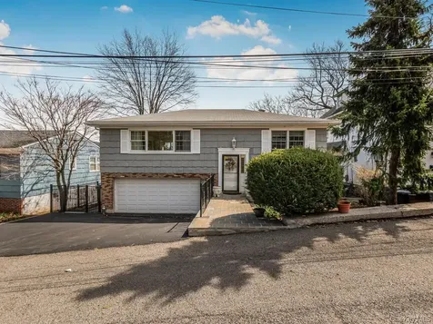 91 Edgecliff Terrace Yonkers NY 10705