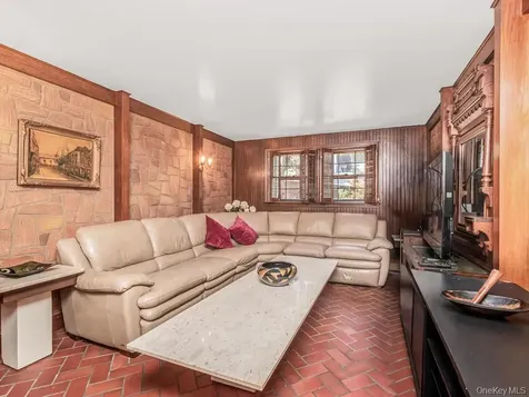 91 Edgecliff Terrace Yonkers NY 10705