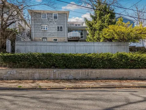 91 Edgecliff Terrace Yonkers NY 10705