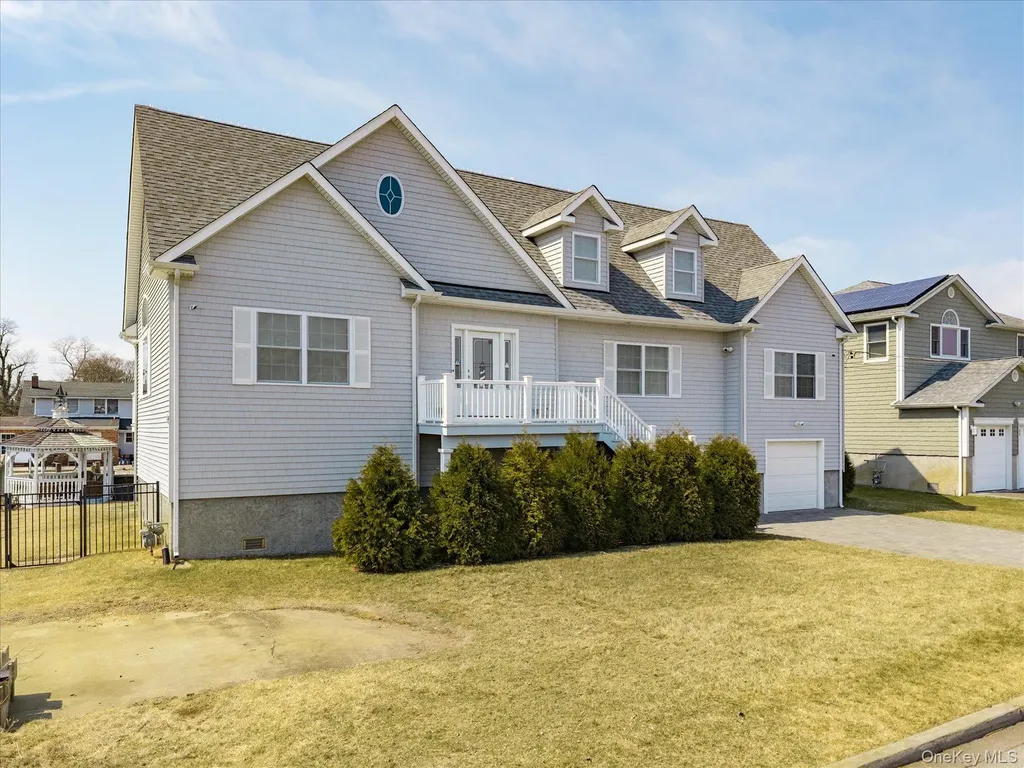 10 Delta Road Massapequa NY 11758