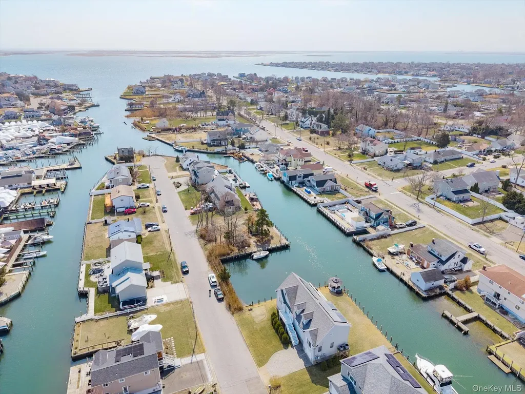 10 Delta Road Massapequa NY 11758