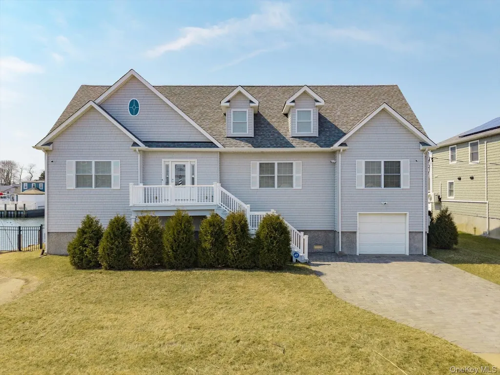 10 Delta Road Massapequa NY 11758