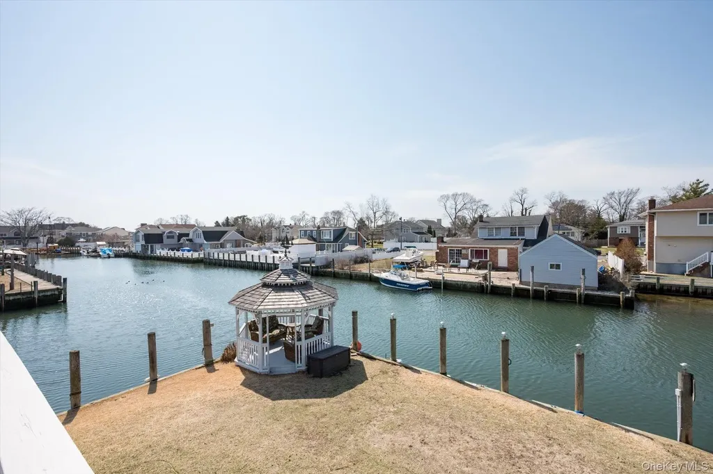 10 Delta Road Massapequa NY 11758