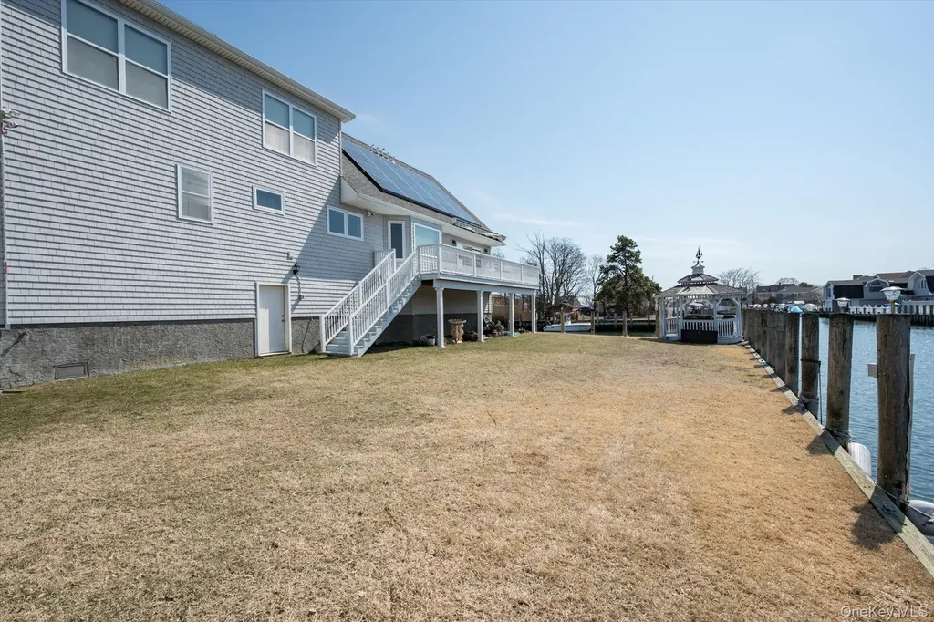 10 Delta Road Massapequa NY 11758