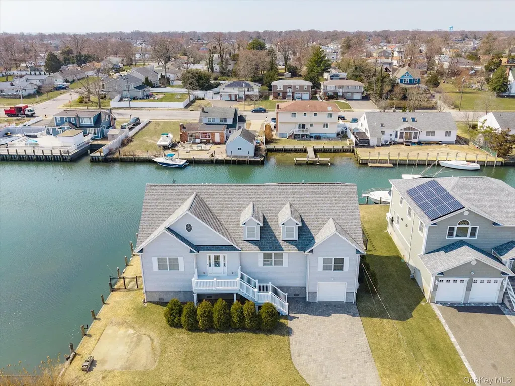 10 Delta Road Massapequa NY 11758