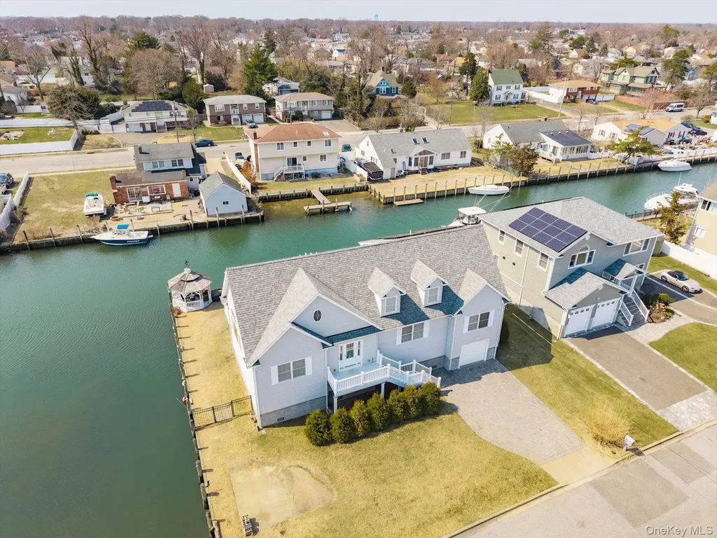 10 Delta Road Massapequa NY 11758